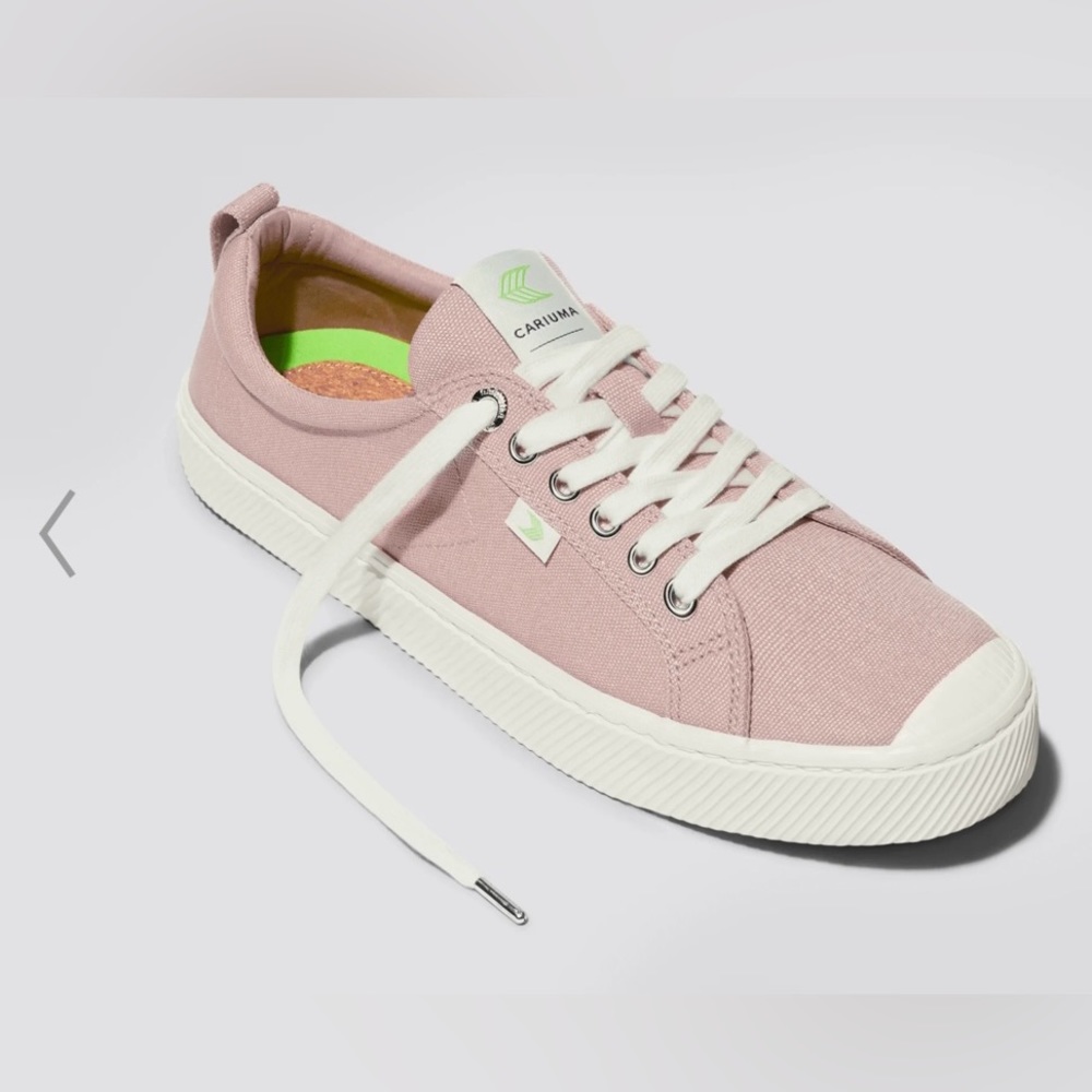 Cariuma OCA Low Rose Canvas Sneaker